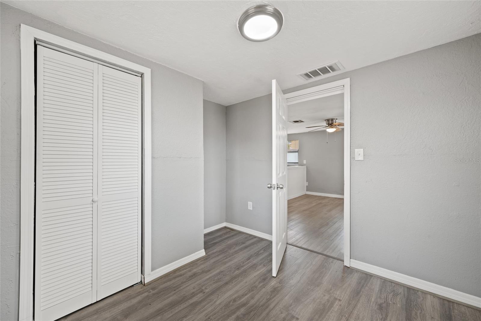 Image 32 of 47 For 605 S S Disston Ave