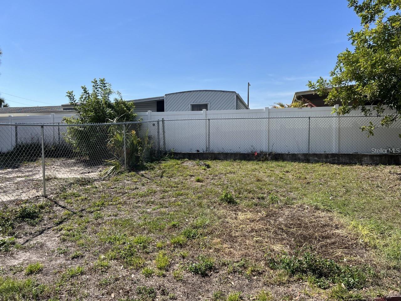 Image 17 of 20 For 9011 Saint Clair Lane