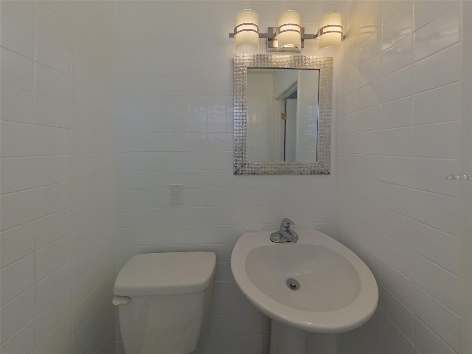 Image 7 of 15 For 2730 Avocado Drive