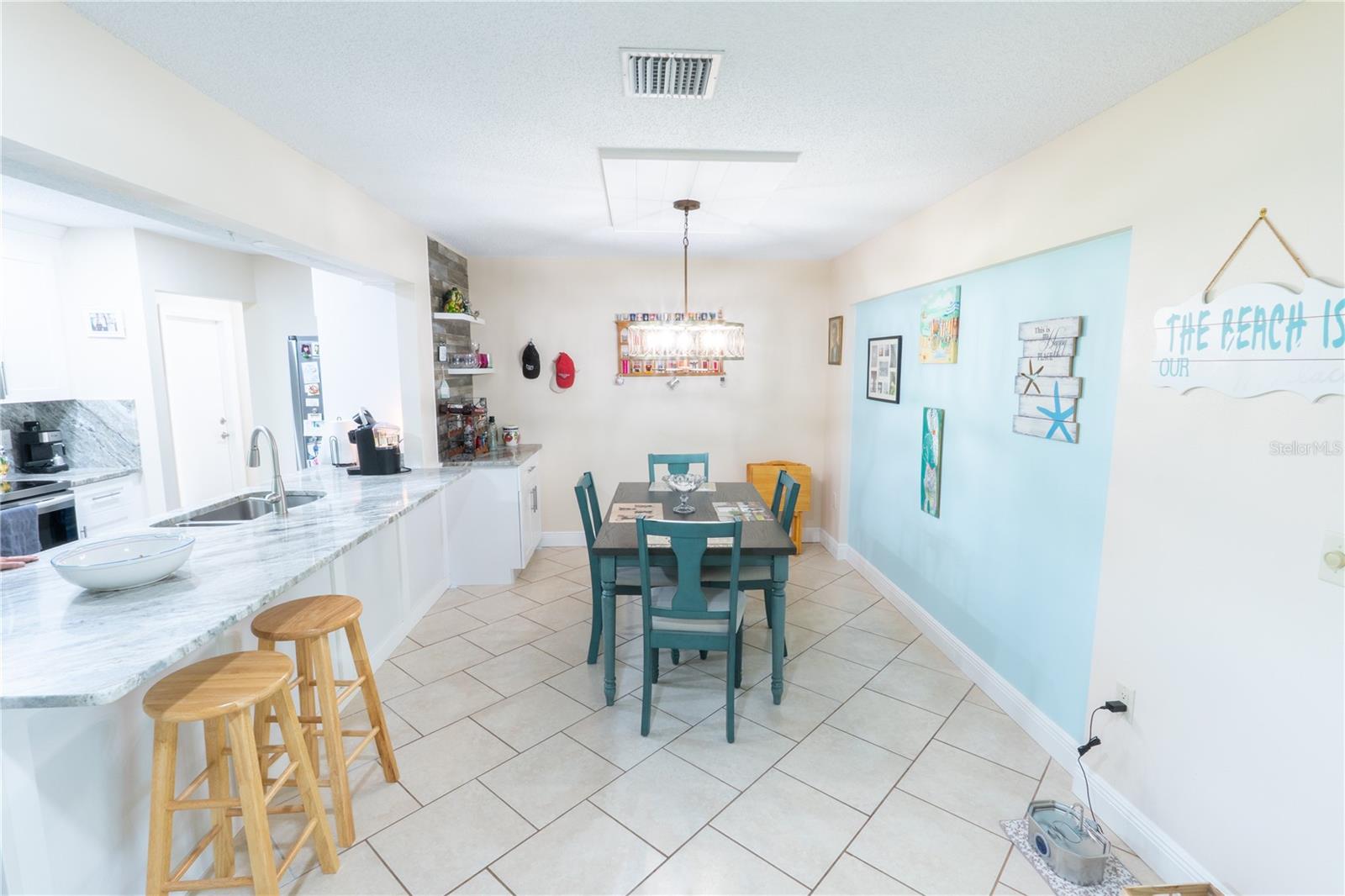 Image 11 of 43 For 640 Curtis Boulevard