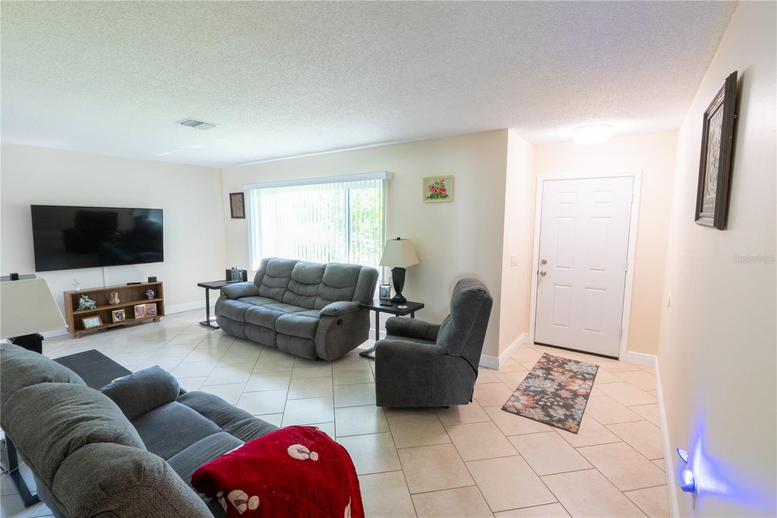 Image 14 of 43 For 640 Curtis Boulevard