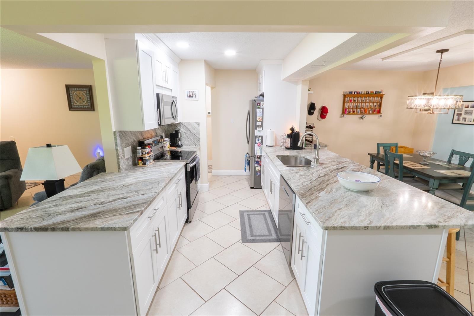 Image 6 of 43 For 640 Curtis Boulevard