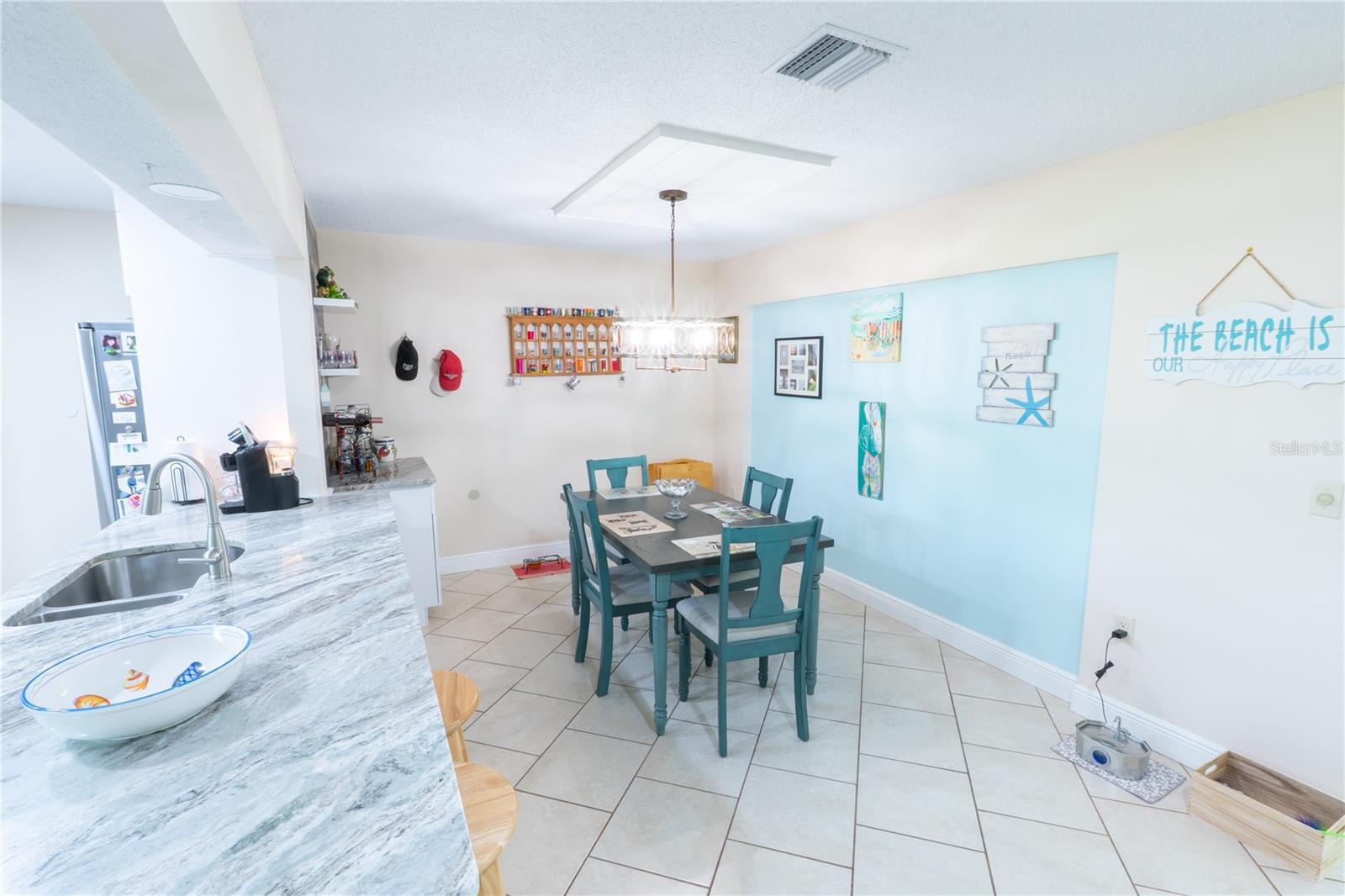Image 9 of 43 For 640 Curtis Boulevard