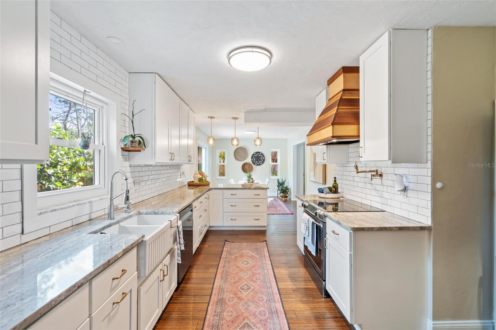 Image 18 of 51 For 501 66th Avenue S