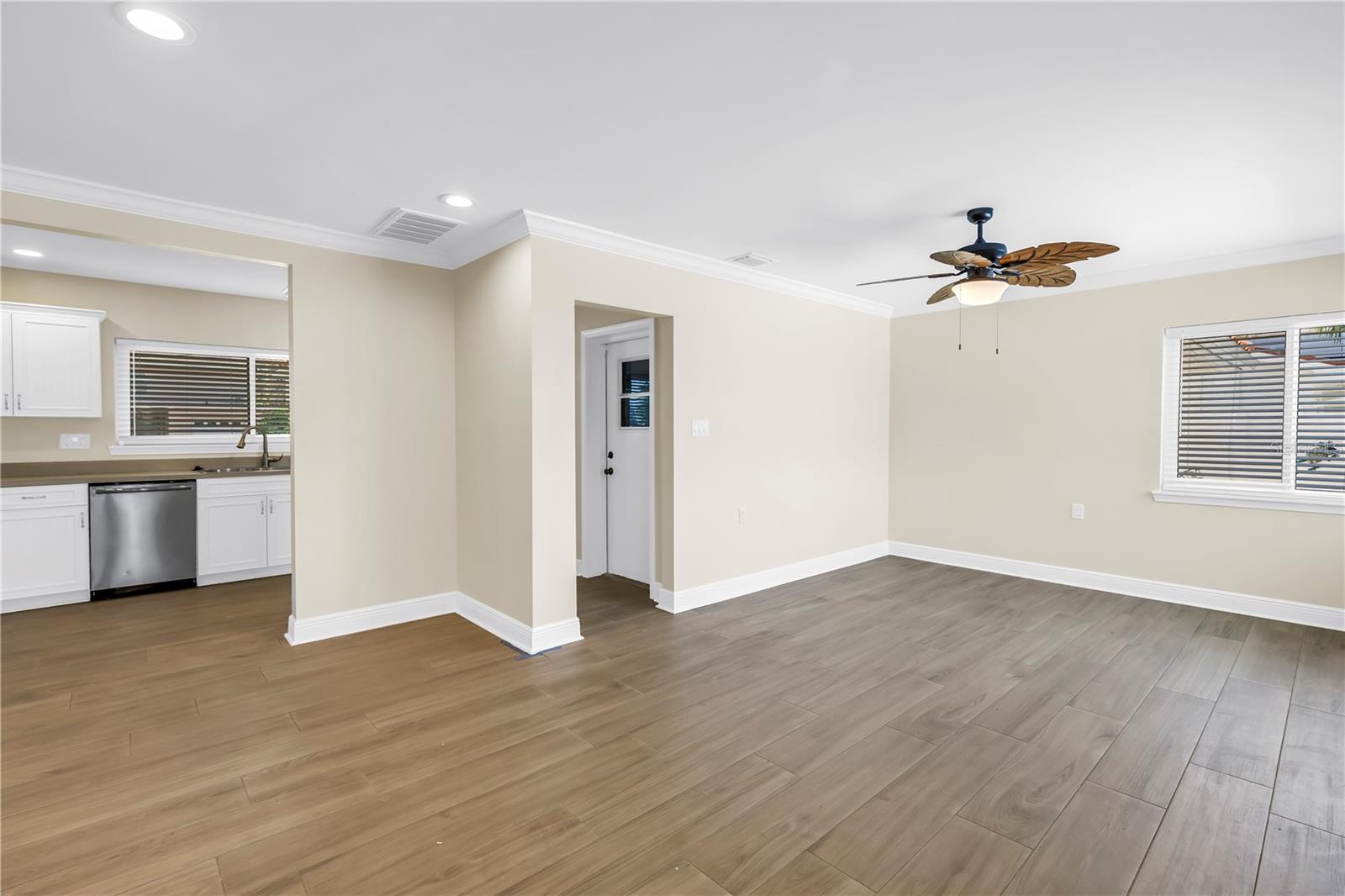 Image 10 of 40 For 5403 Aloha Drive