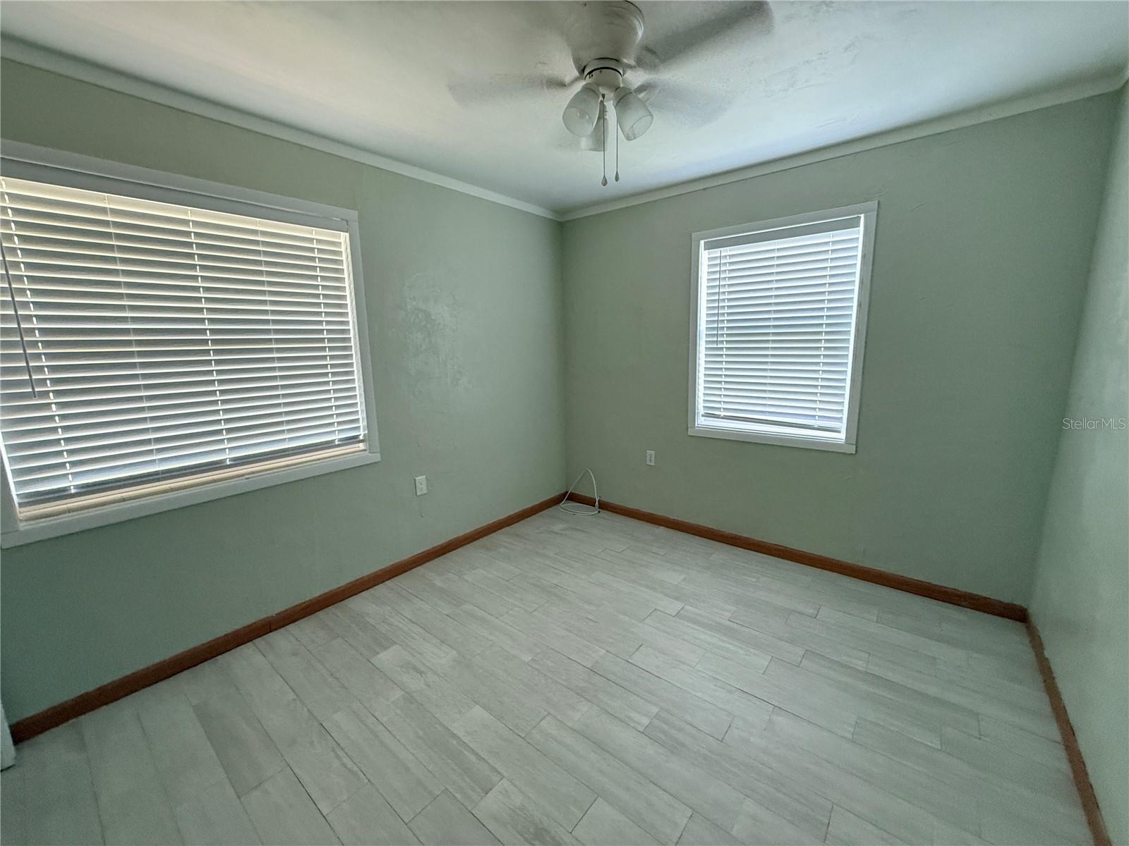 Image 10 of 15 For 4423 Crestwood Drive N