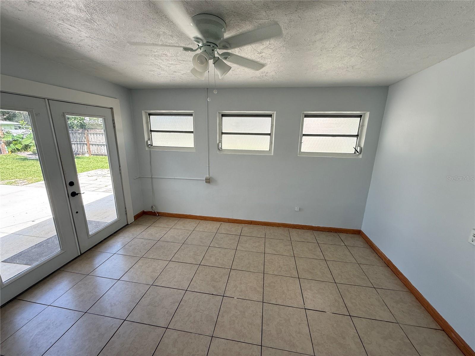 Image 11 of 15 For 4423 Crestwood Drive N