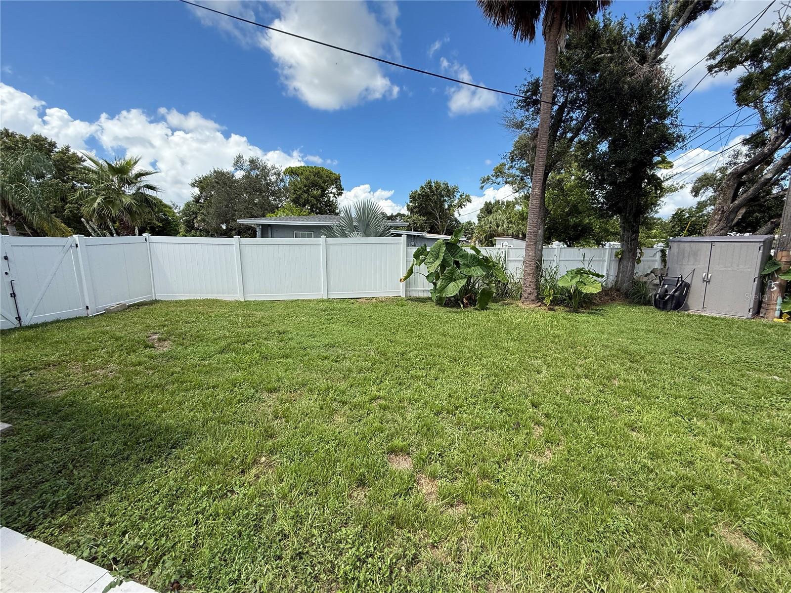 Image 14 of 15 For 4423 Crestwood Drive N