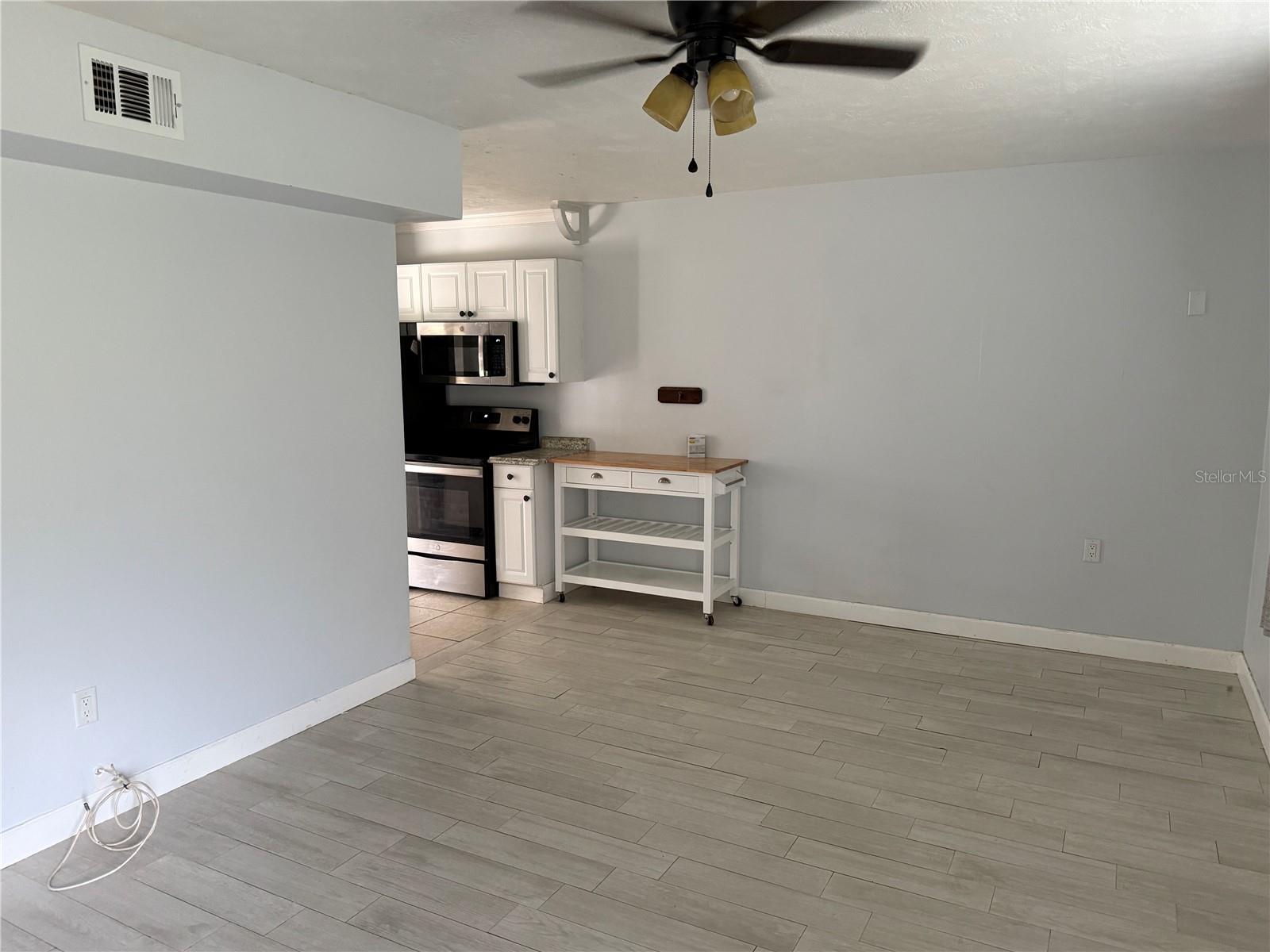 Image 4 of 15 For 4423 Crestwood Drive N