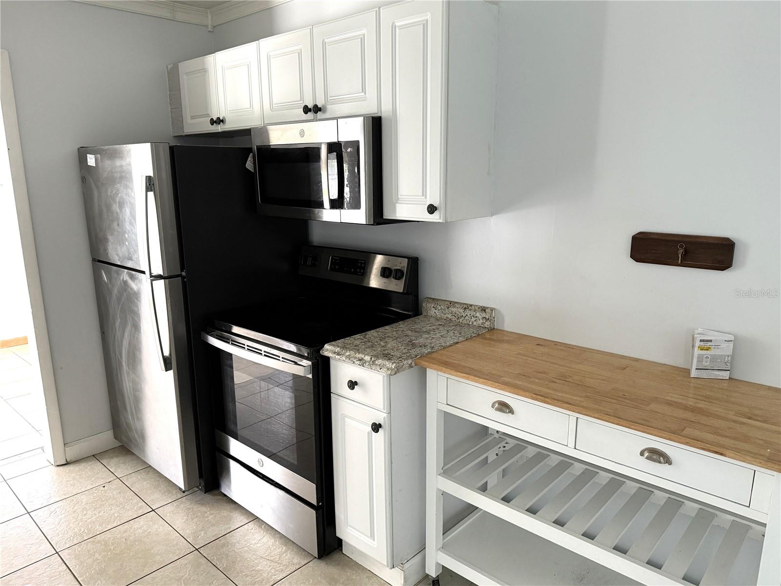 Image 5 of 15 For 4423 Crestwood Drive N
