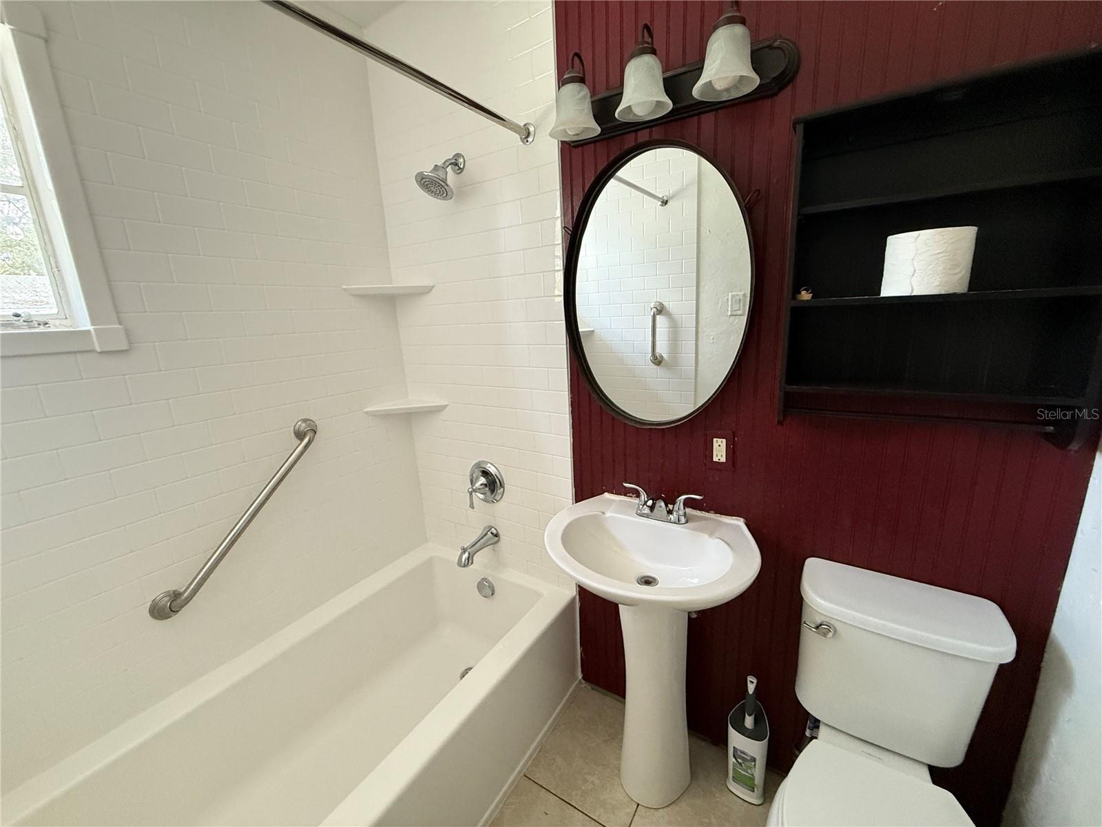 Image 8 of 15 For 4423 Crestwood Drive N