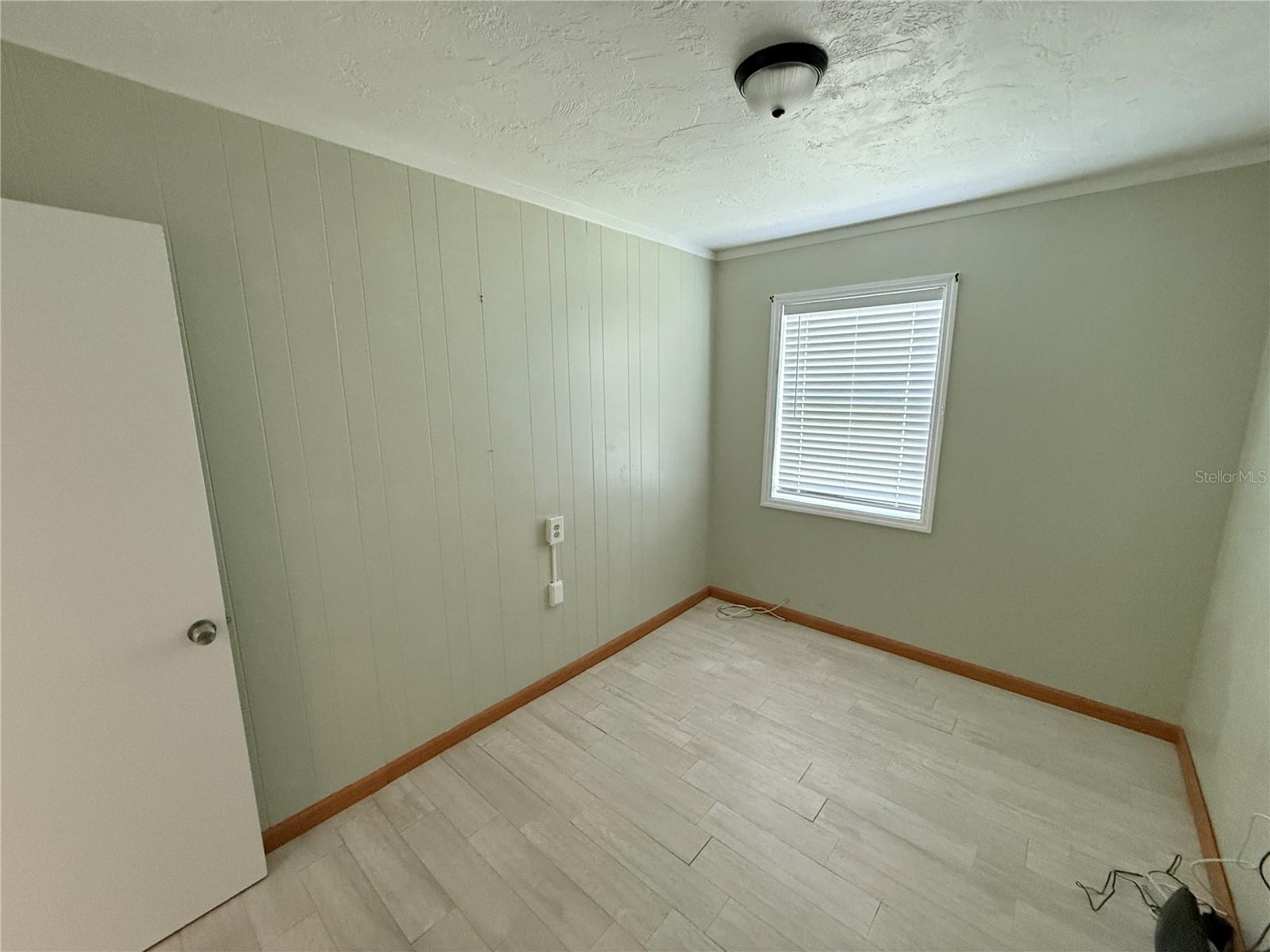 Image 9 of 15 For 4423 Crestwood Drive N