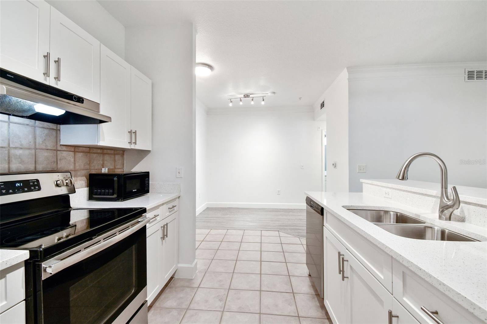 Image 17 of 59 For 4207 Dale Mabry Highway 2113