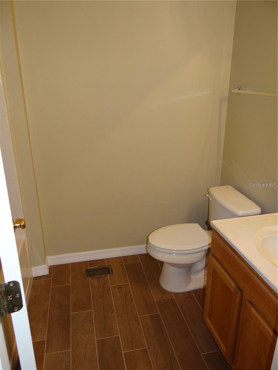 Image 8 of 11 For 4654 Ashburn Square Drive