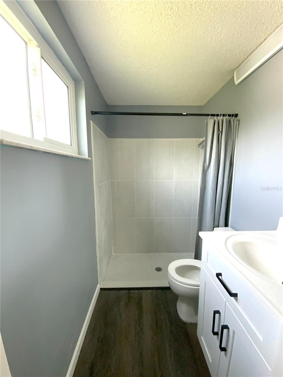 Image 13 of 32 For 8804 Lincolnshire Drive