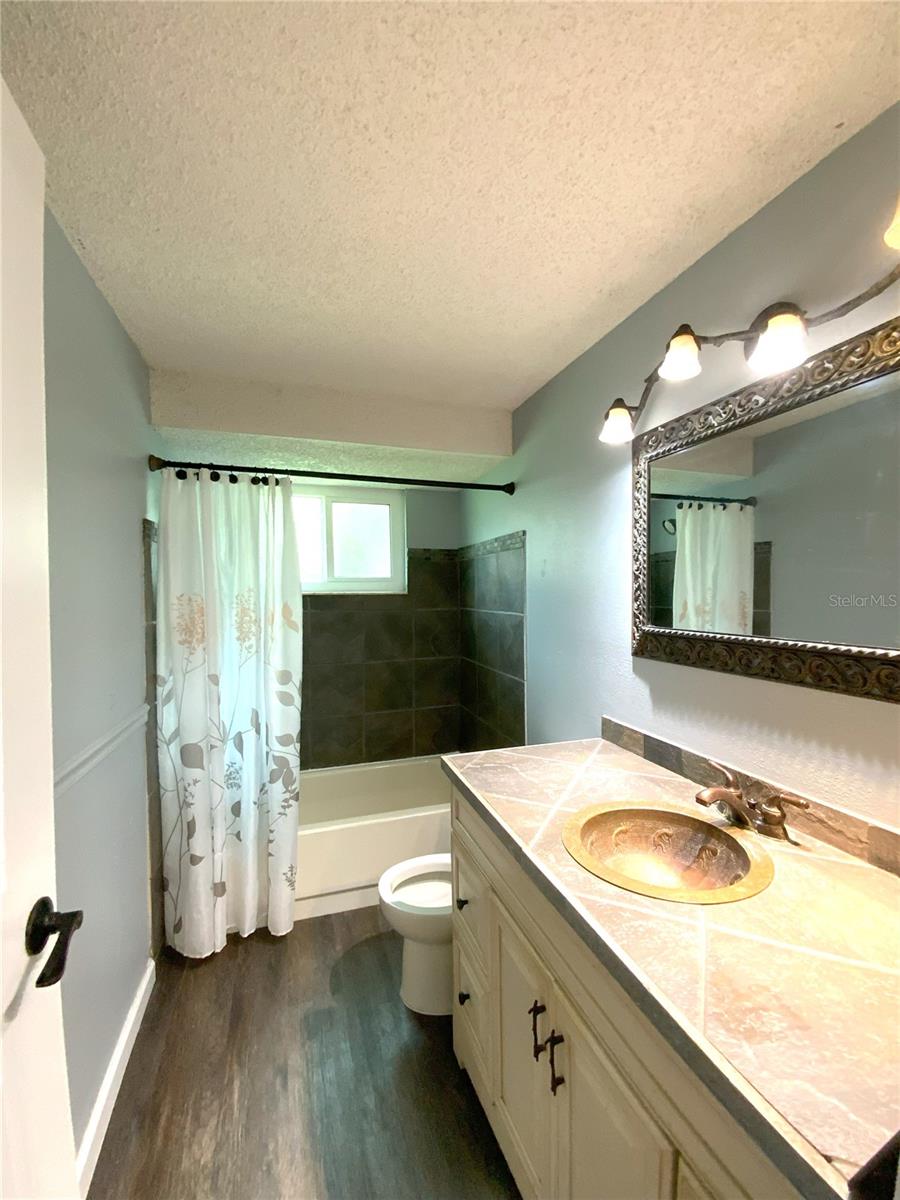 Image 16 of 32 For 8804 Lincolnshire Drive