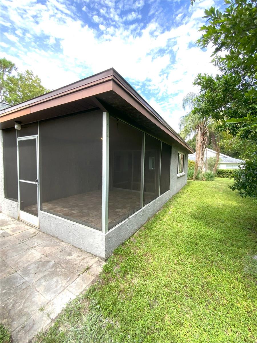 Image 19 of 32 For 8804 Lincolnshire Drive