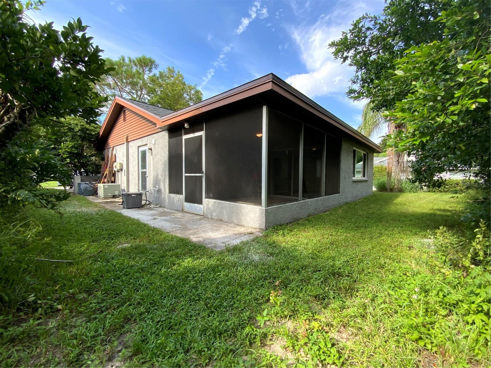 Image 21 of 32 For 8804 Lincolnshire Drive