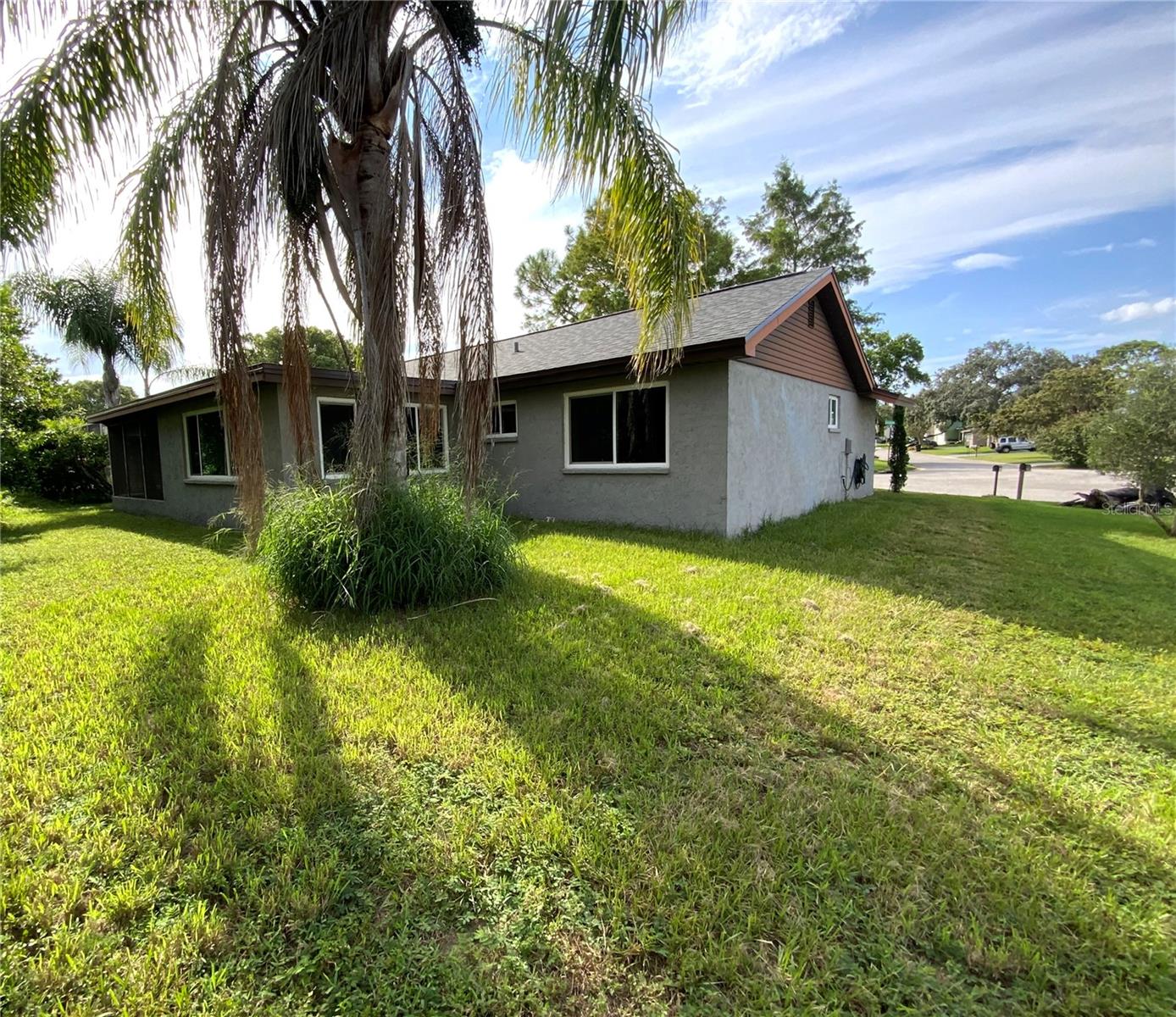 Image 22 of 32 For 8804 Lincolnshire Drive