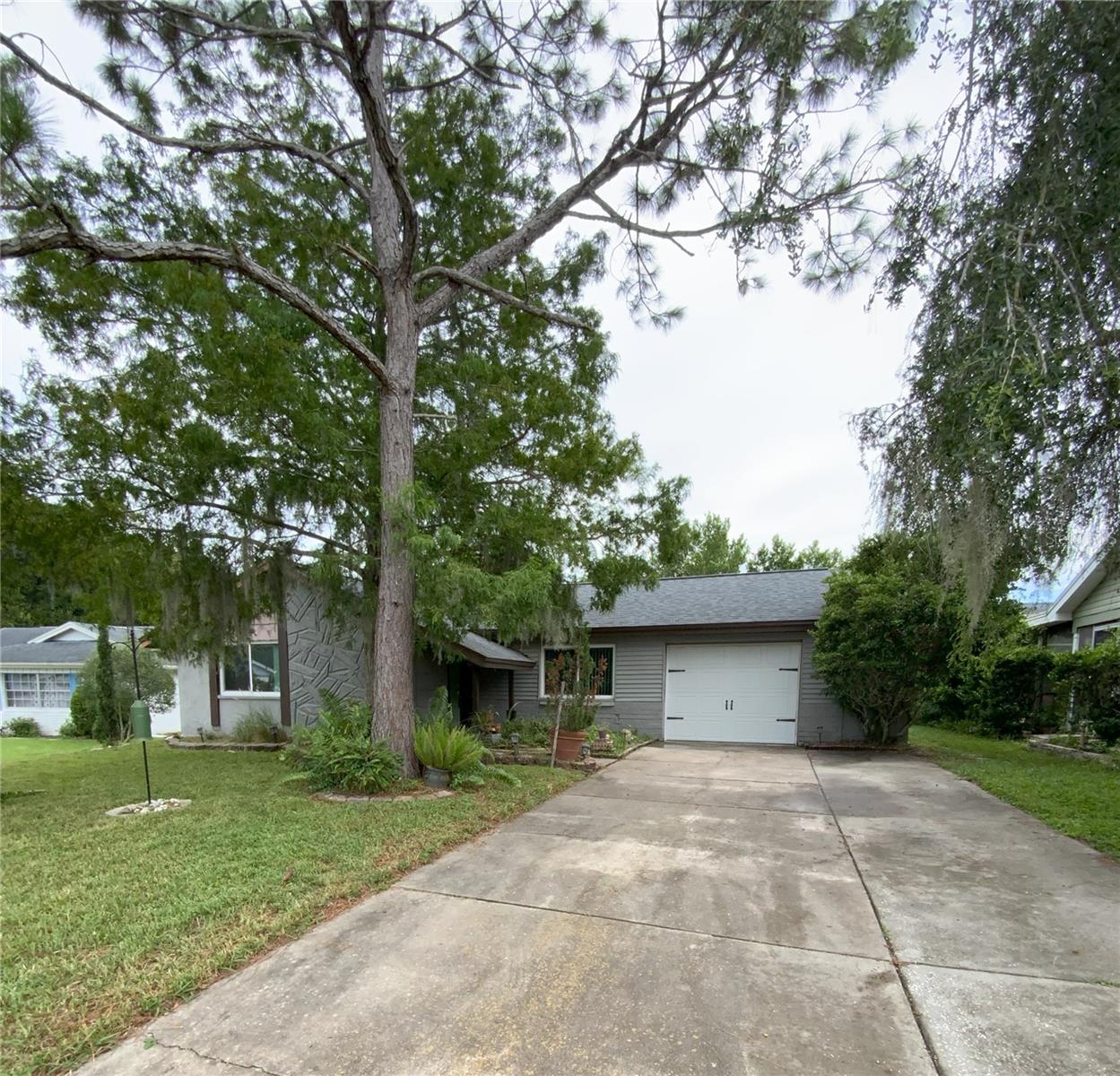 Image 3 of 32 For 8804 Lincolnshire Drive