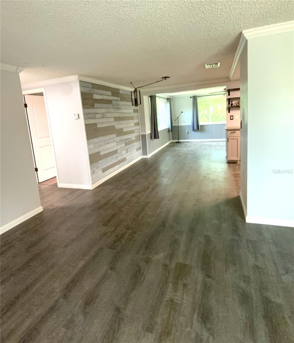 Image 7 of 32 For 8804 Lincolnshire Drive