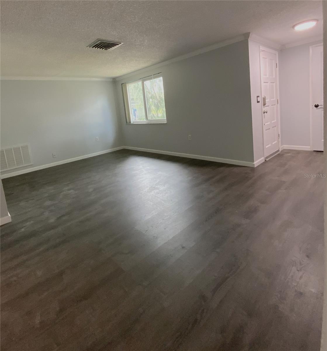 Image 8 of 32 For 8804 Lincolnshire Drive