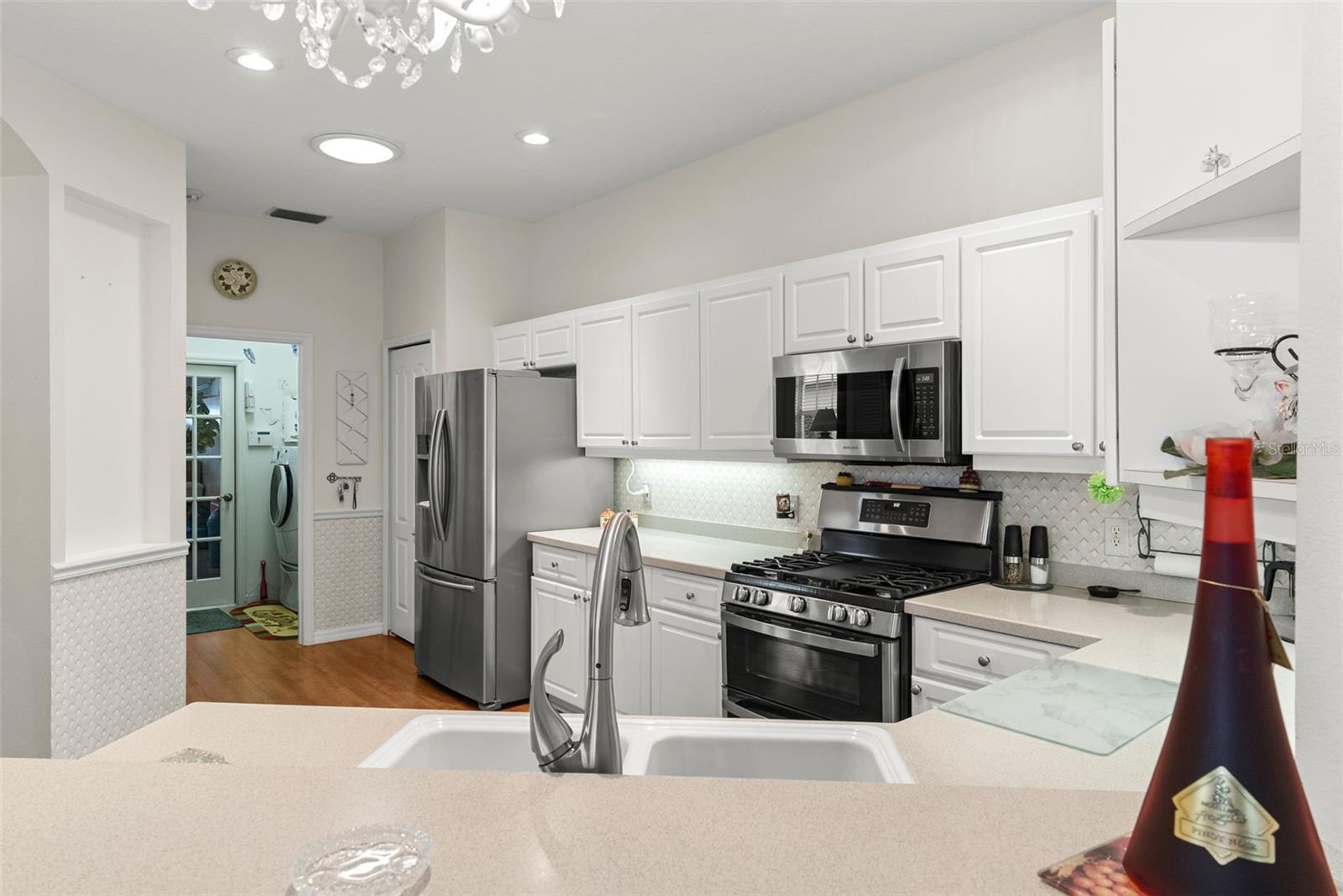 Image 9 of 22 For 5711 Heronpark Place
