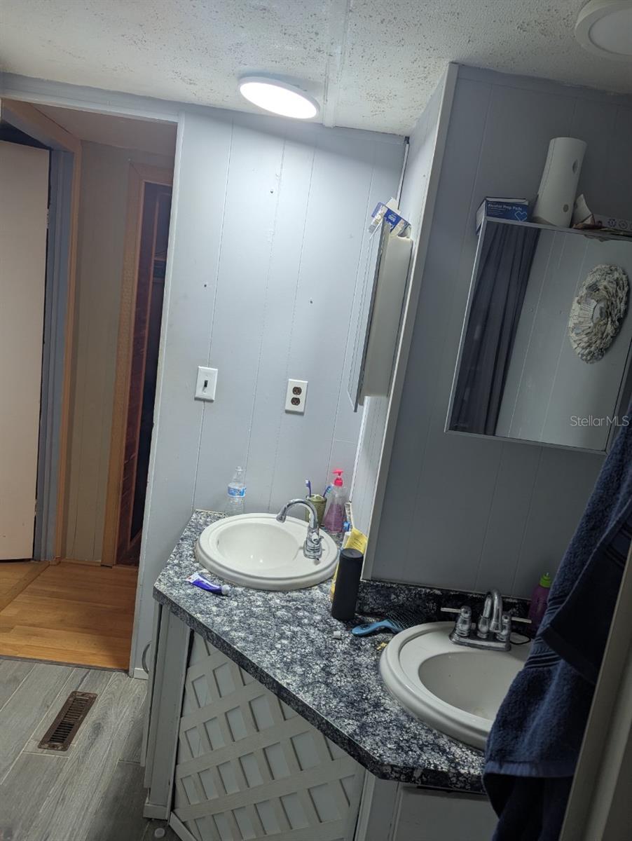 Image 6 of 19 For 6096 Cr 622a