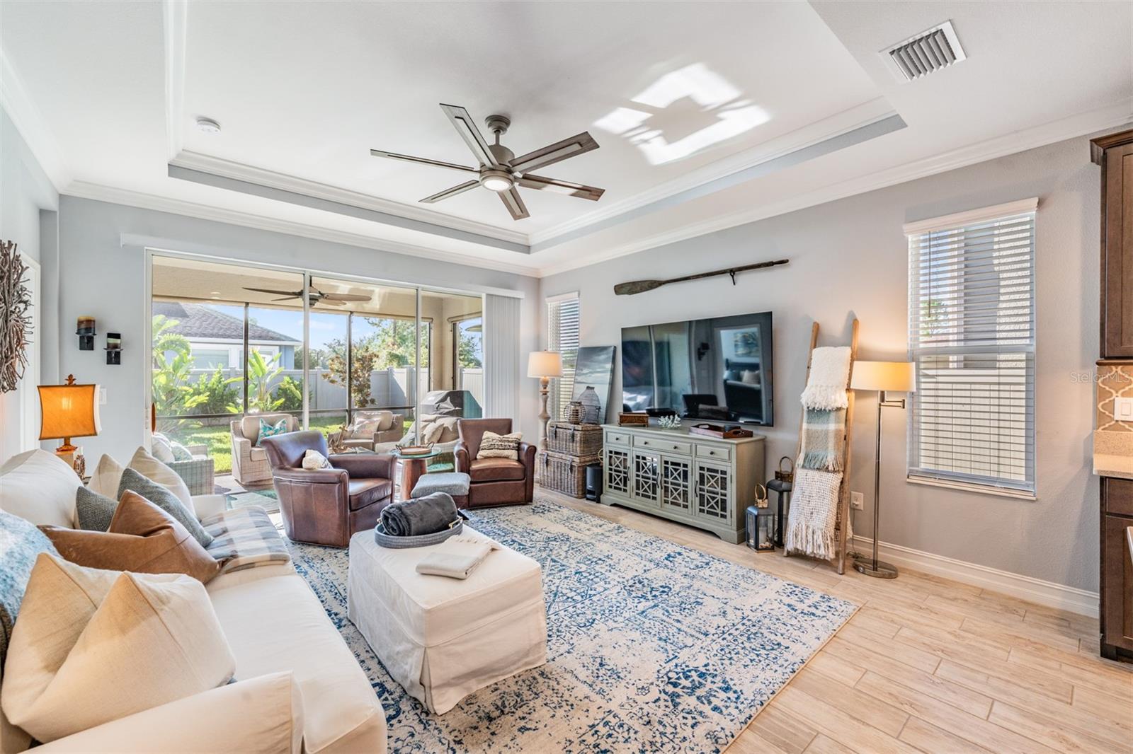 Listing photo id 3 for 28974 Trevi Place