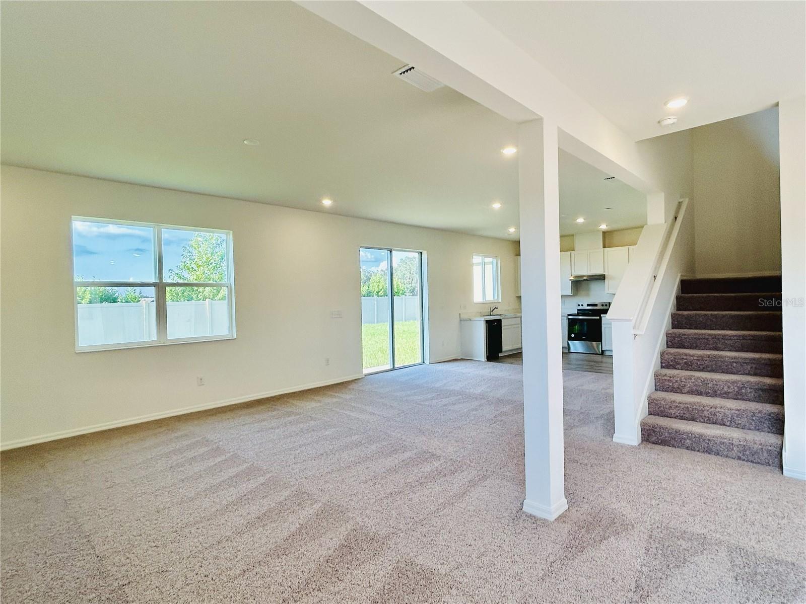 Image 16 of 63 For 37531 Williamette Way
