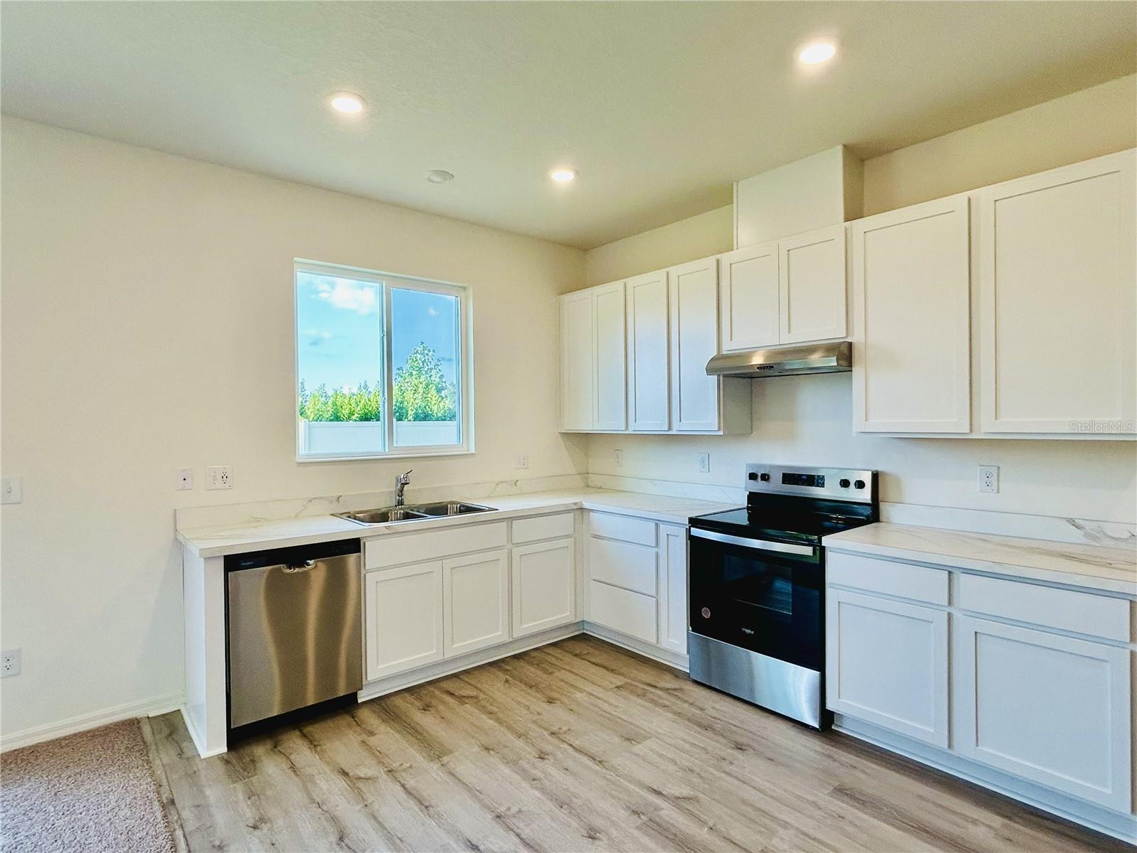 Image 17 of 63 For 37531 Williamette Way