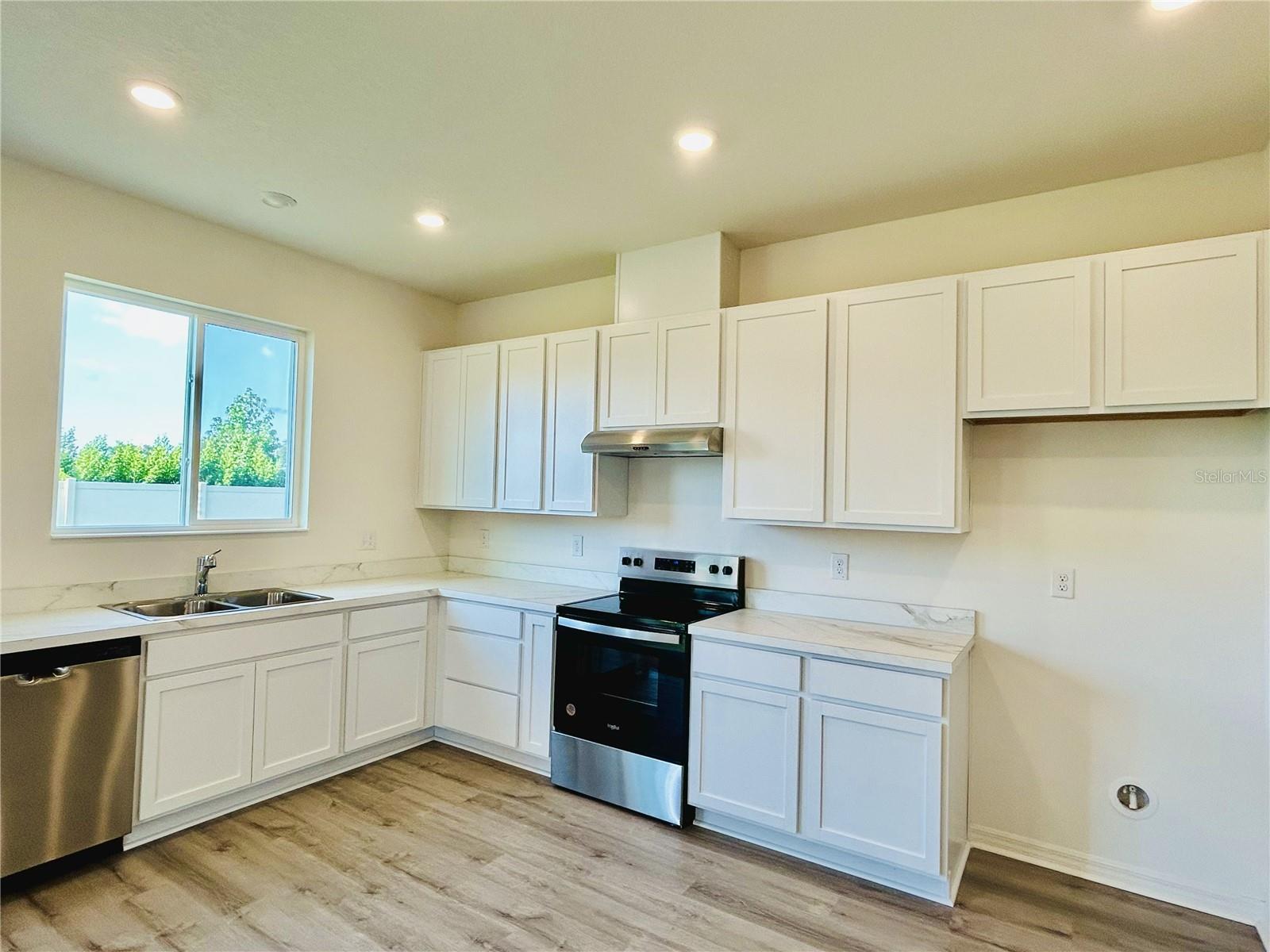 Image 20 of 63 For 37531 Williamette Way