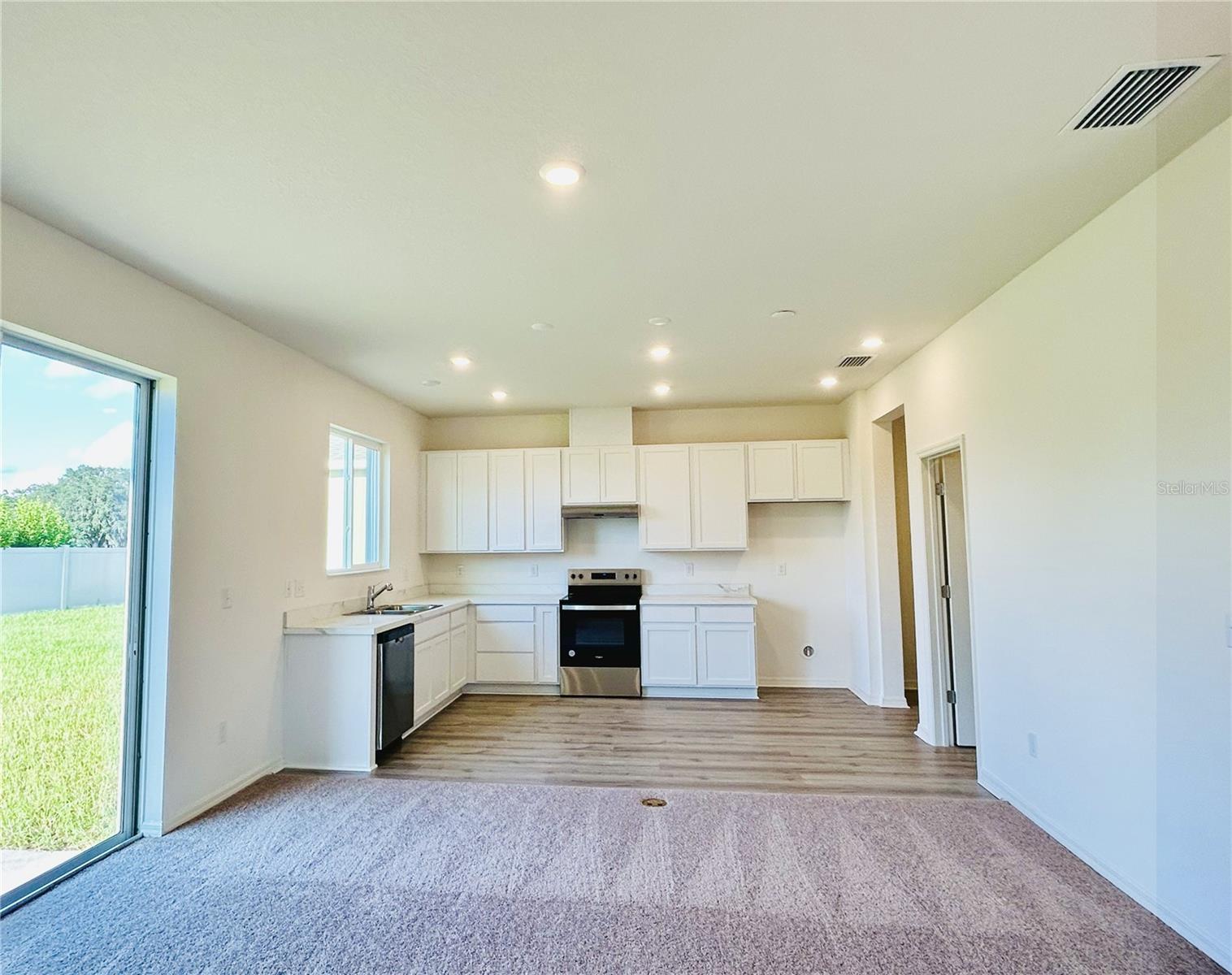 Image 25 of 63 For 37531 Williamette Way