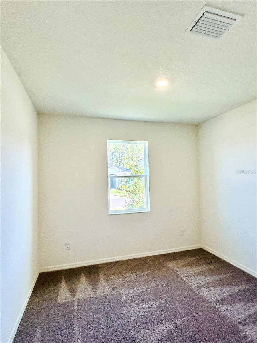 Image 43 of 63 For 37531 Williamette Way
