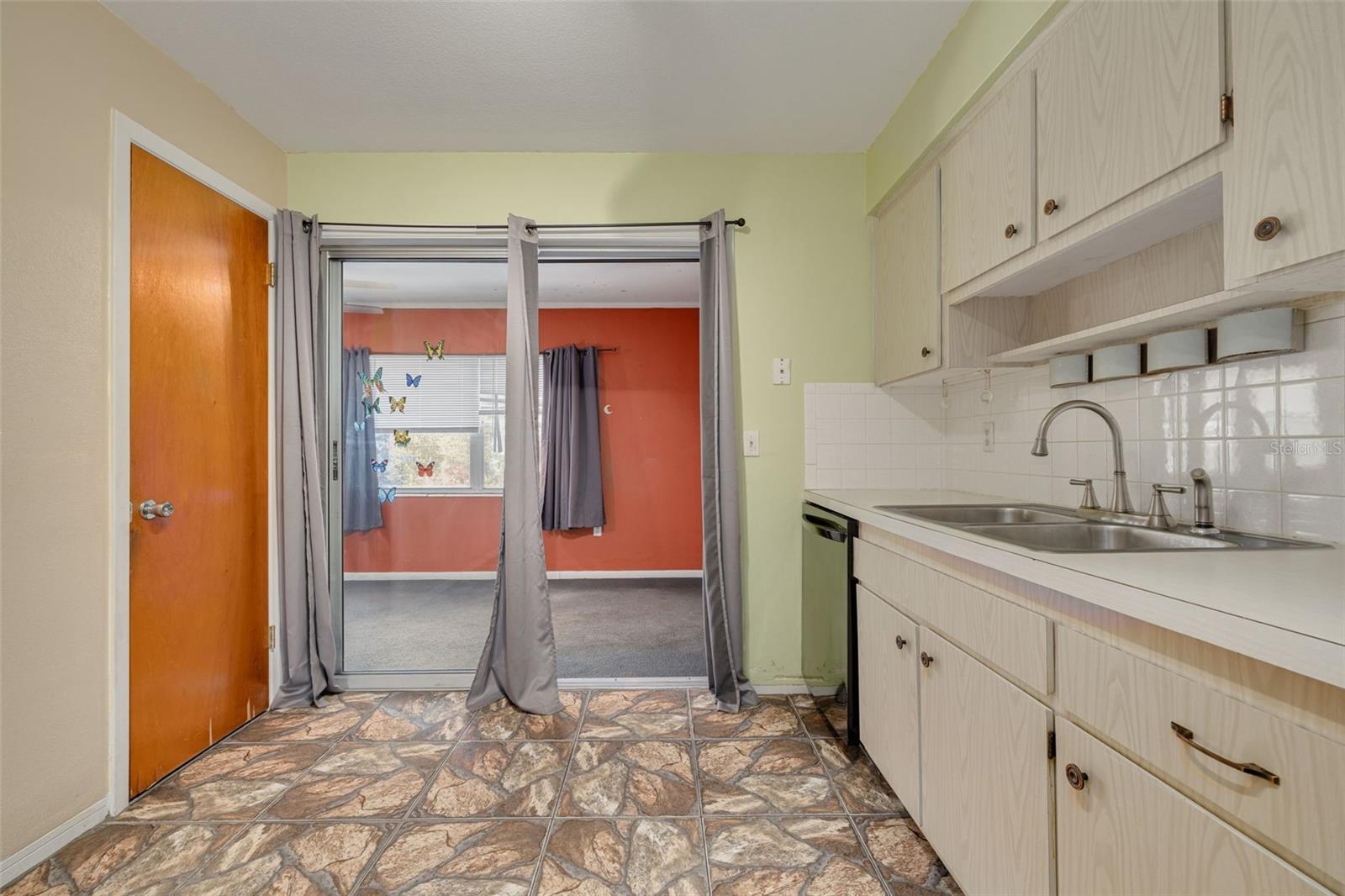 Image 13 of 22 For 1000 49th Street N 307