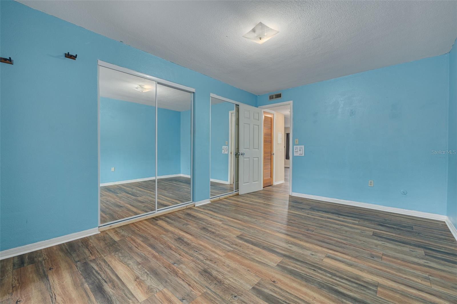 Image 18 of 22 For 1000 49th Street N 307