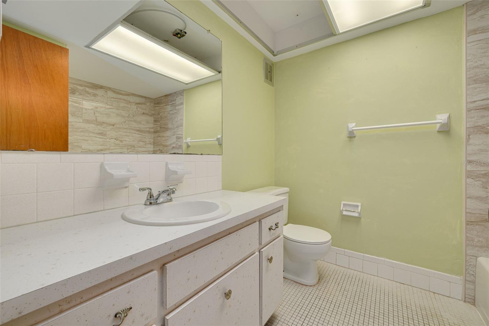 Image 19 of 22 For 1000 49th Street N 307
