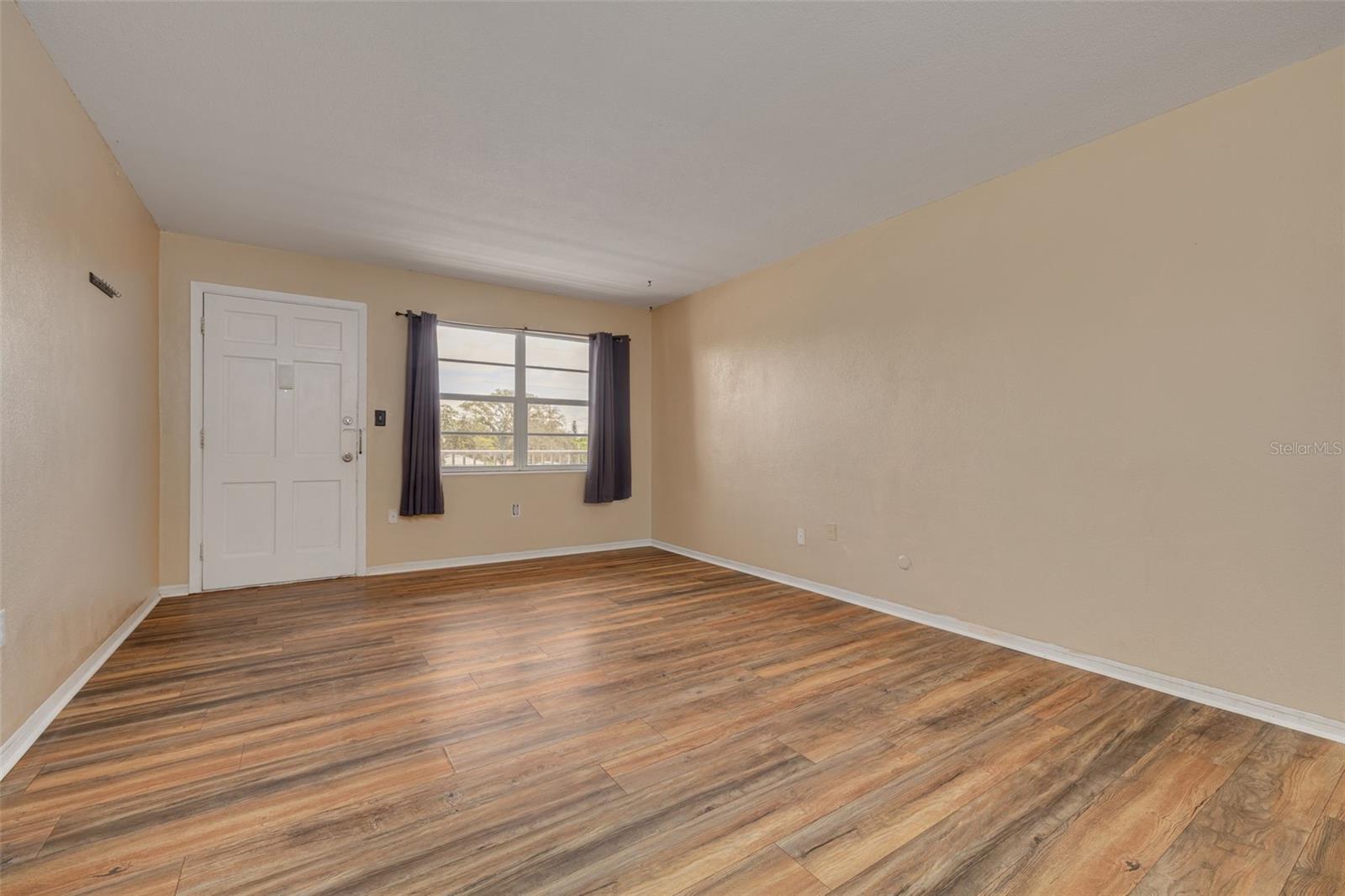 Image 8 of 22 For 1000 49th Street N 307