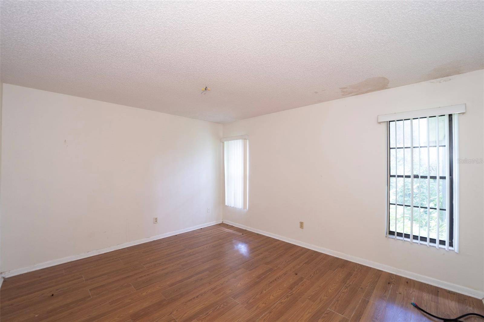 Image 16 of 19 For 18412 Swan Lake Drive