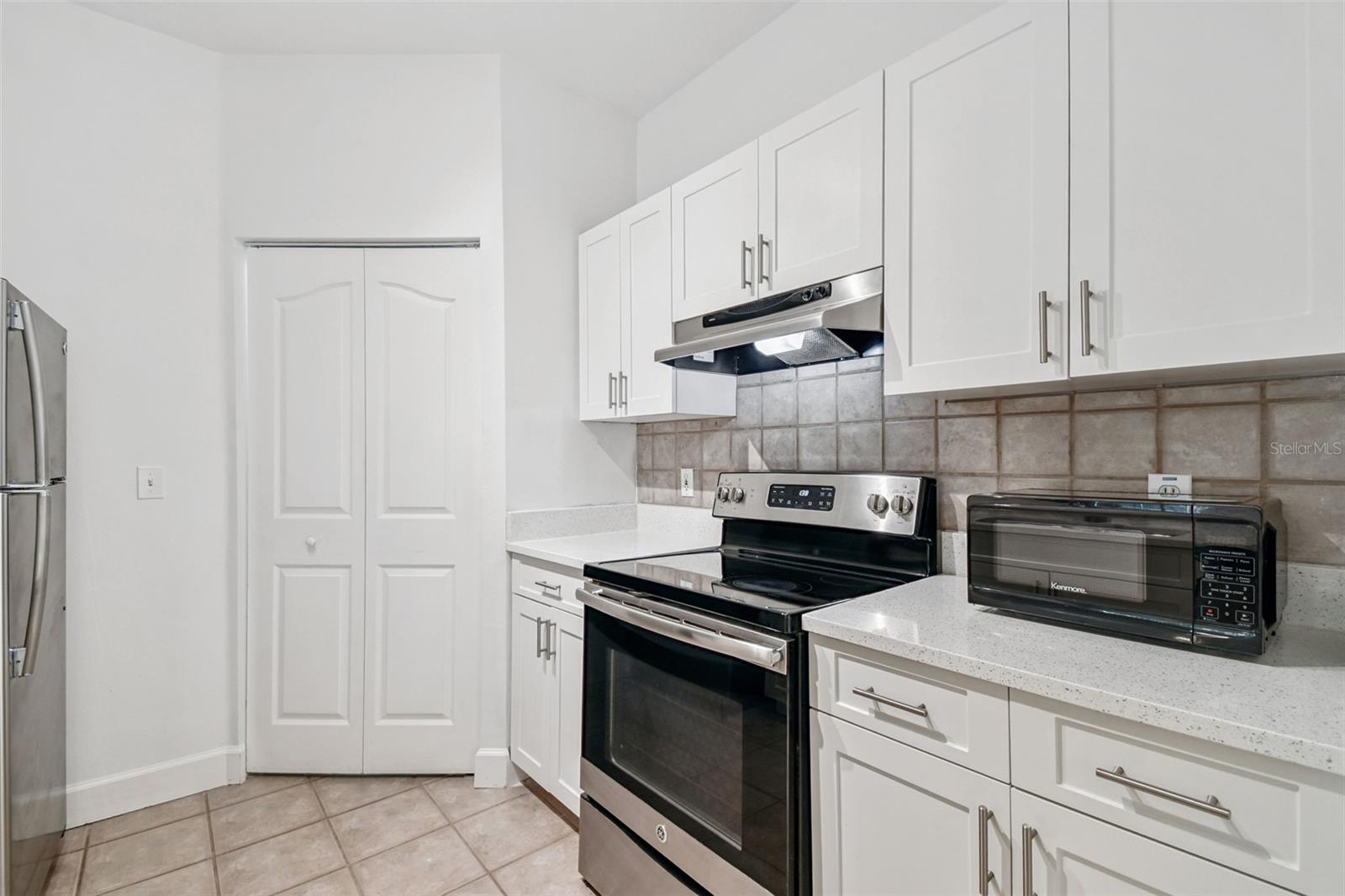 Image 11 of 48 For 4207 Dale Mabry Highway 2113