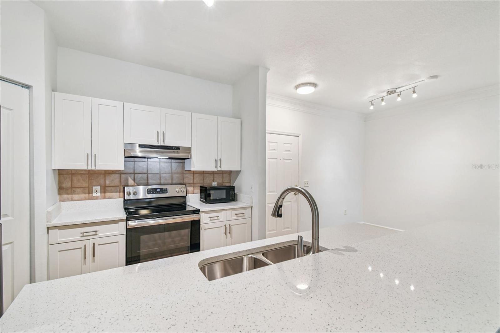 Image 12 of 48 For 4207 Dale Mabry Highway 2113