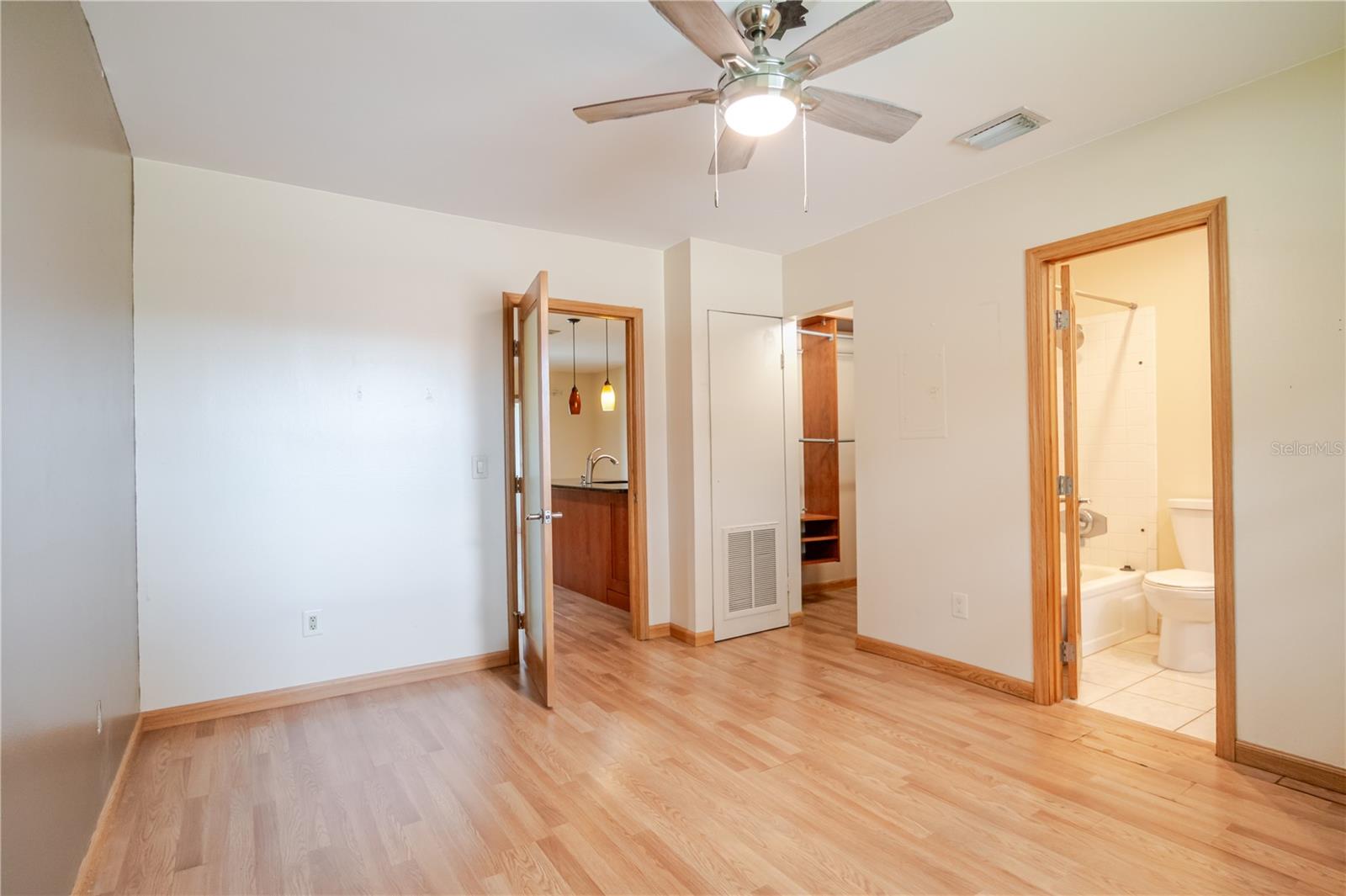 Image 10 of 23 For 4508 Oak Drive T42
