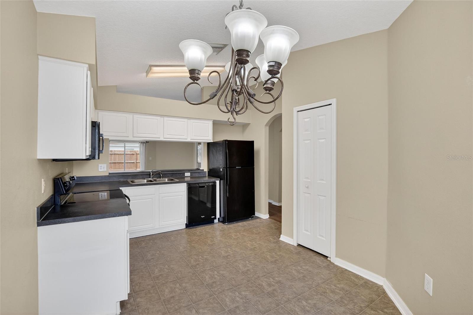 Image 10 of 61 For 4404 Country Hills Boulevard