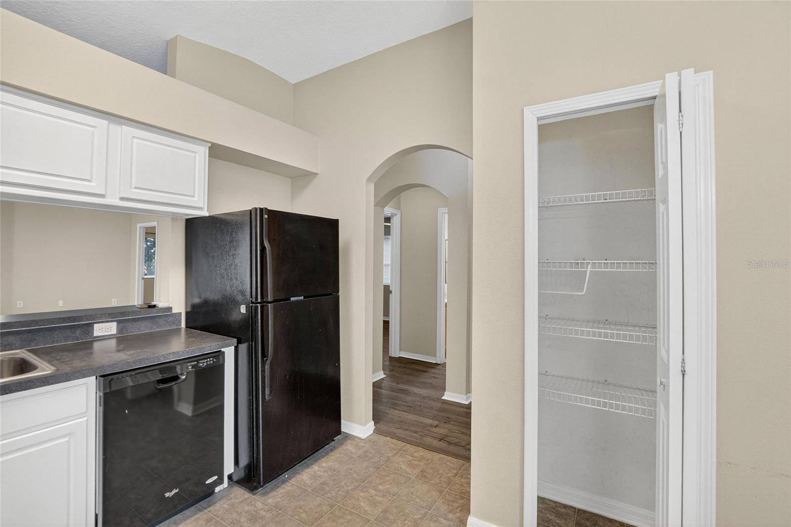 Image 13 of 61 For 4404 Country Hills Boulevard