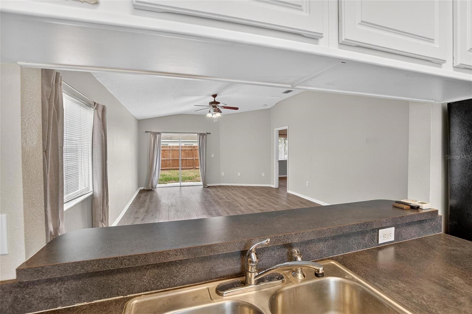 Image 14 of 61 For 4404 Country Hills Boulevard