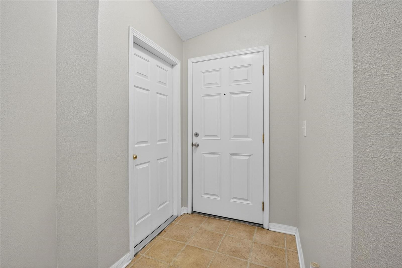 Image 29 of 61 For 4404 Country Hills Boulevard