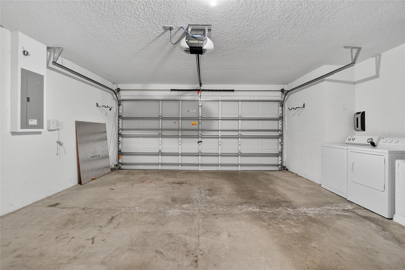 Image 32 of 61 For 4404 Country Hills Boulevard
