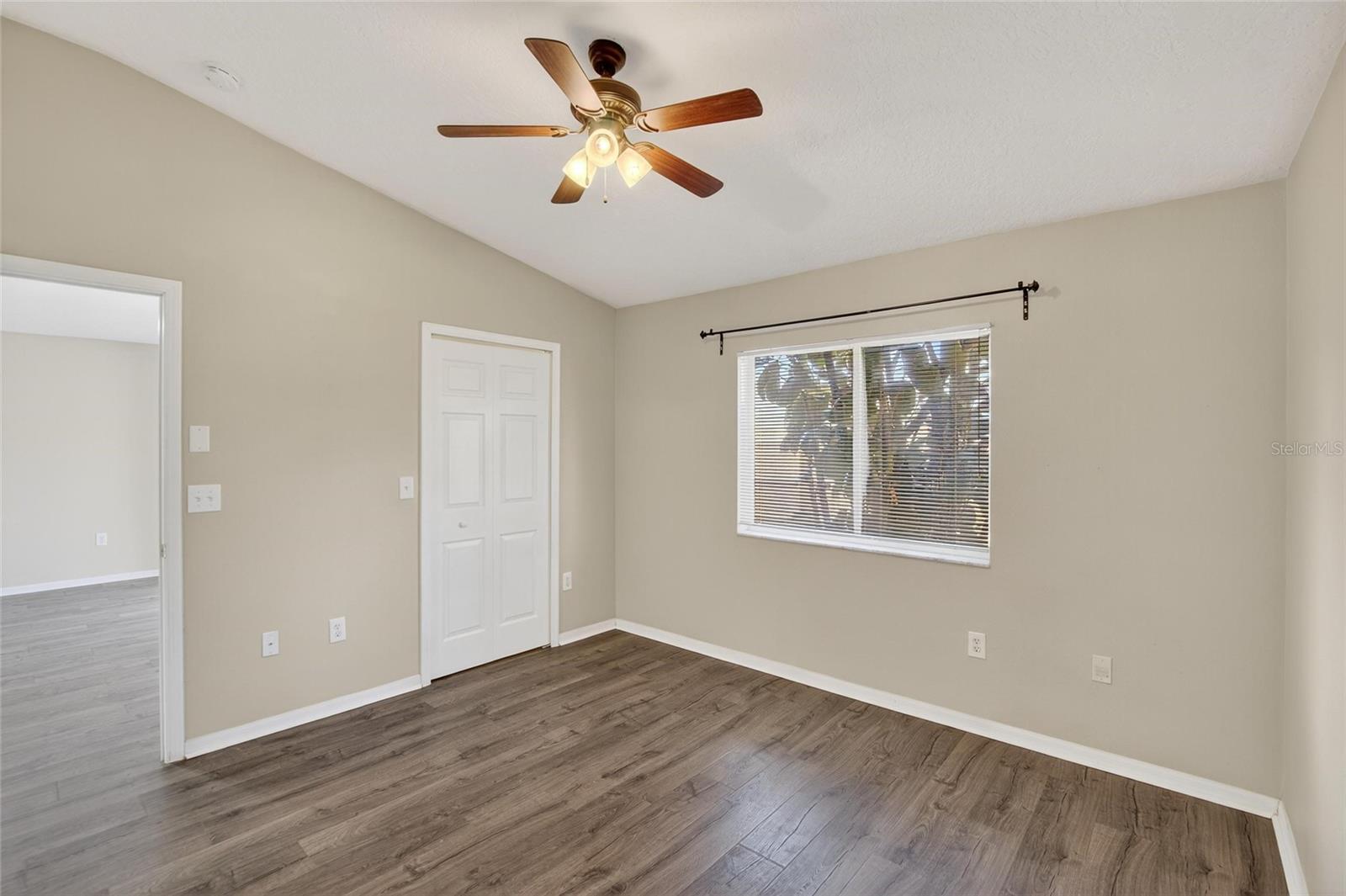 Image 41 of 61 For 4404 Country Hills Boulevard