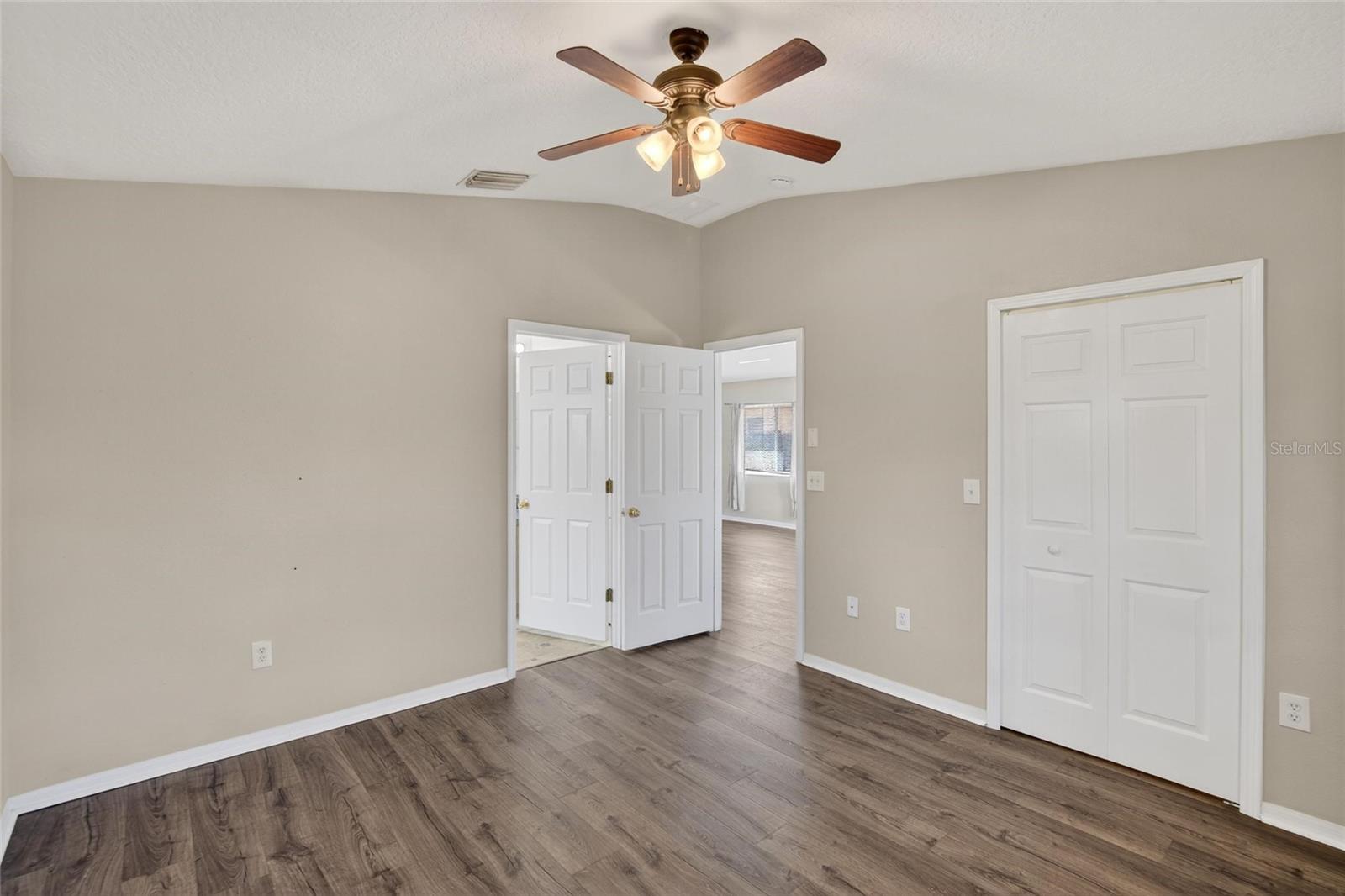 Image 42 of 61 For 4404 Country Hills Boulevard