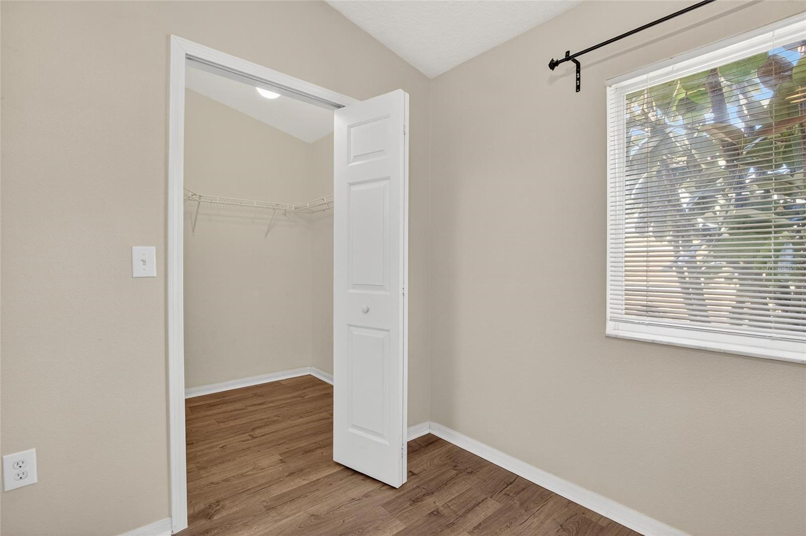 Image 45 of 61 For 4404 Country Hills Boulevard